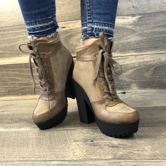 WOMEN LACE UP BOOTIES - Picture 5 of 8